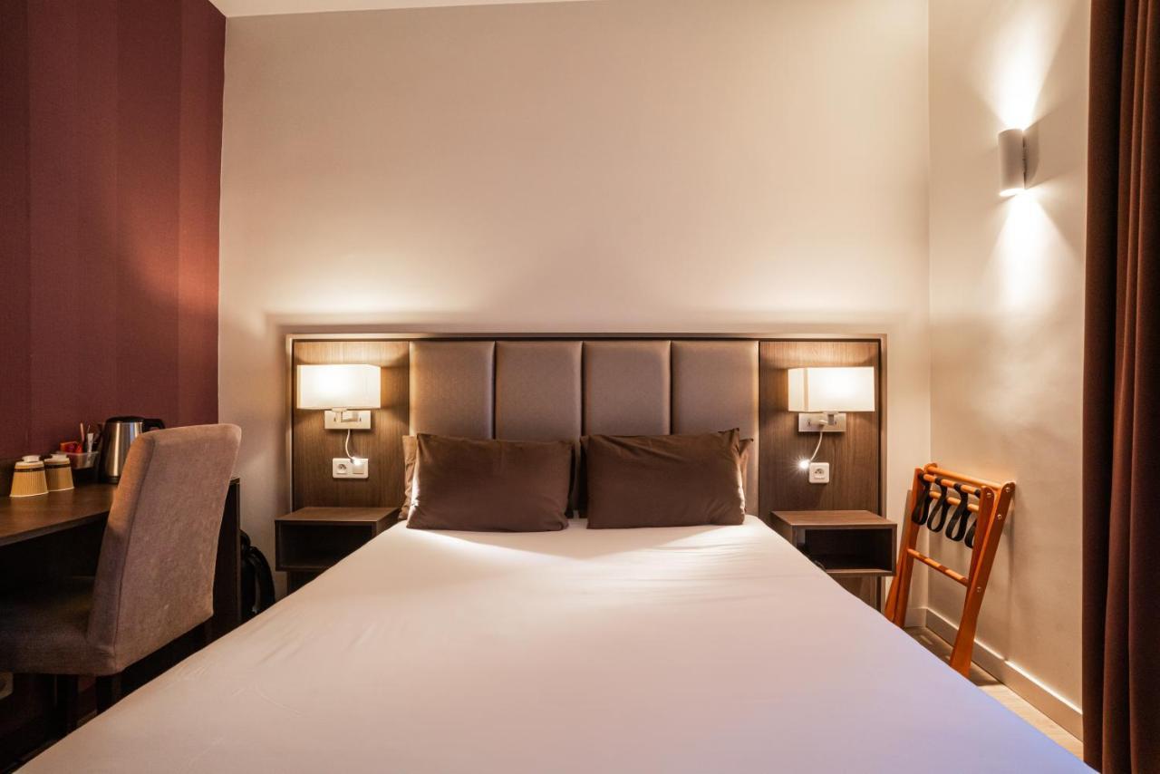 Hotel De Flore - Montmartre Париж Екстериор снимка