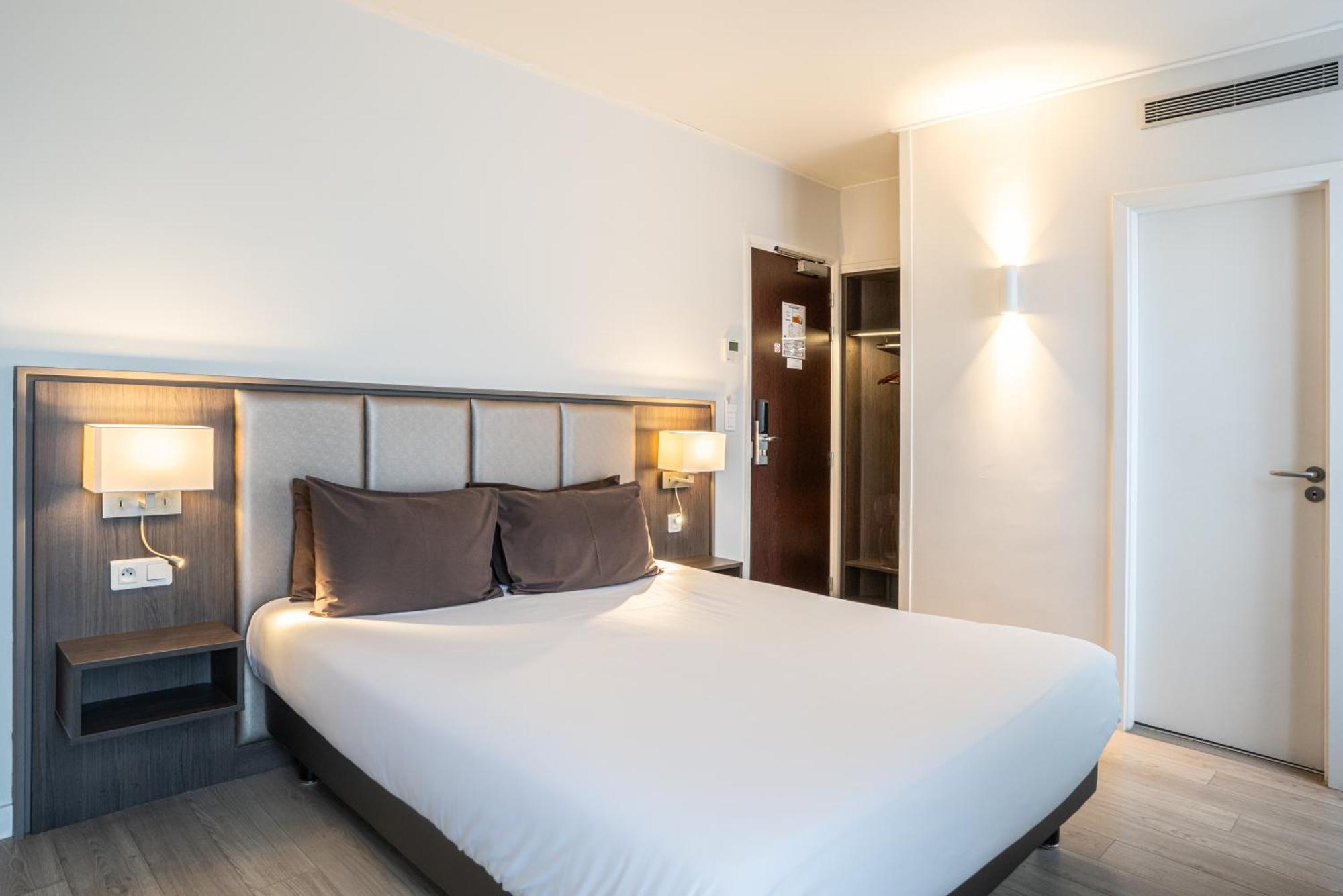 Hotel De Flore - Montmartre Париж Екстериор снимка