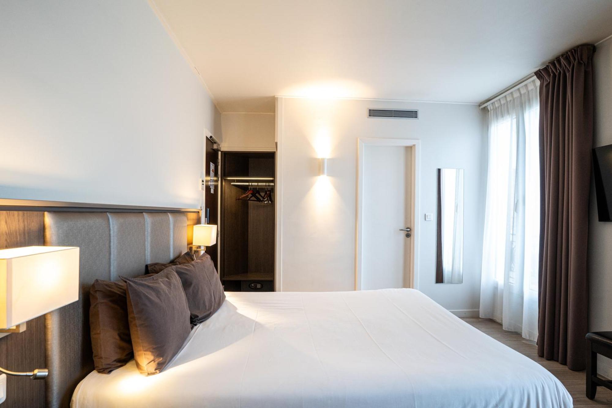 Hotel De Flore - Montmartre Париж Екстериор снимка