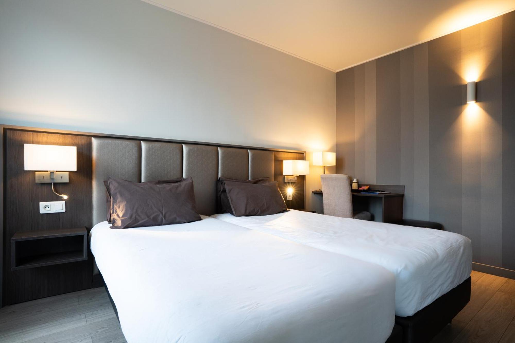 Hotel De Flore - Montmartre Париж Екстериор снимка